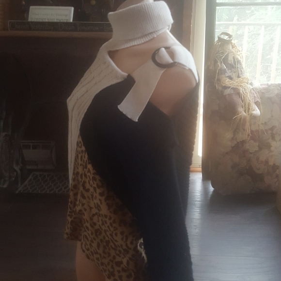 Sweater - Picture 2 of 3